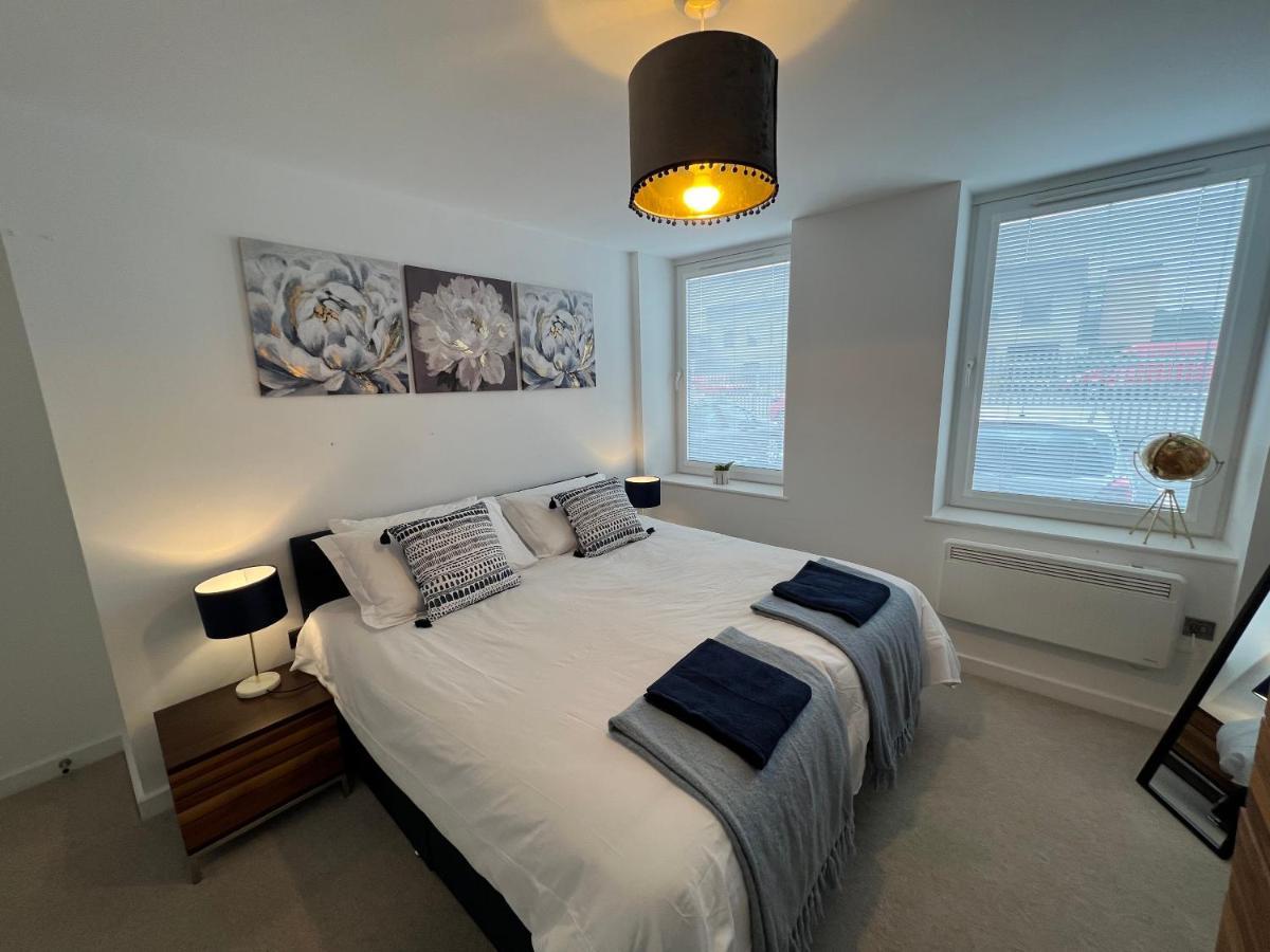 Modern 2 Bedroom Apt Sleeps 6 - Near Gloucester Exterior foto